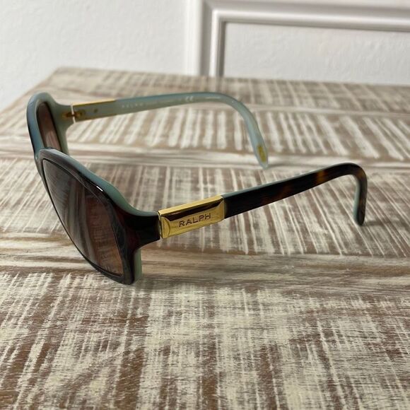 Polo Ralph Lauren women’s sunglasses with case. main image 4